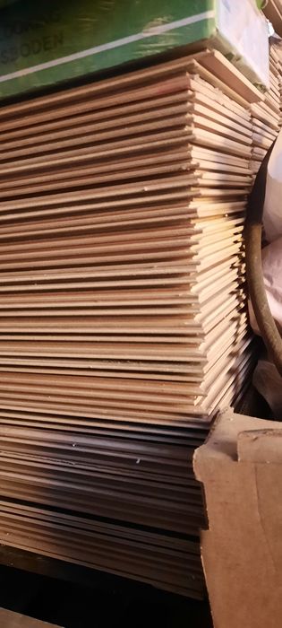 Продам ламинат и межкомнатные двери