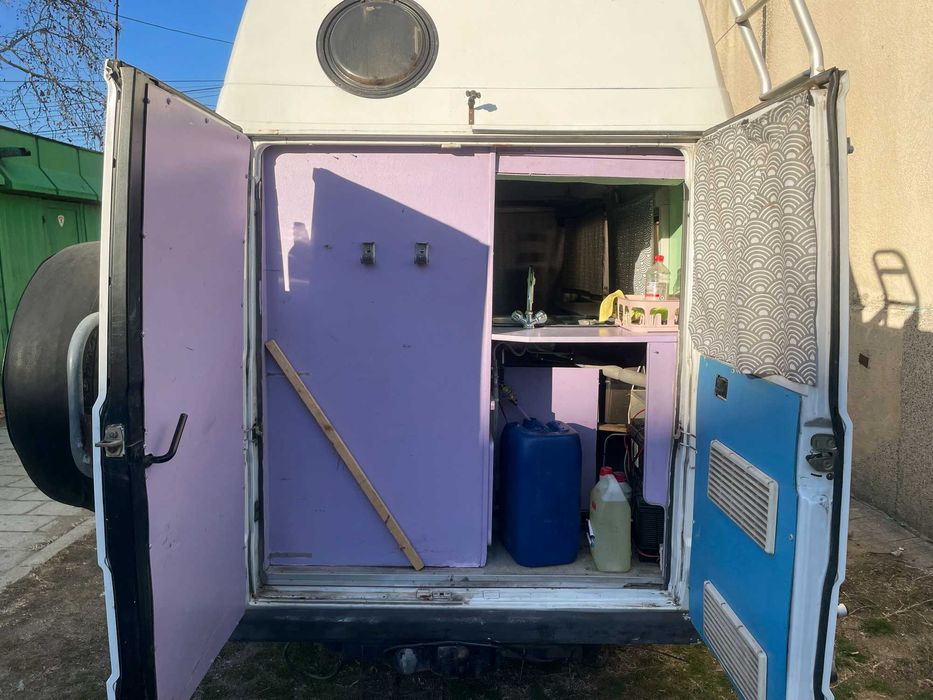 Кемпер ван Mercedes MB100 2.4D Campervan