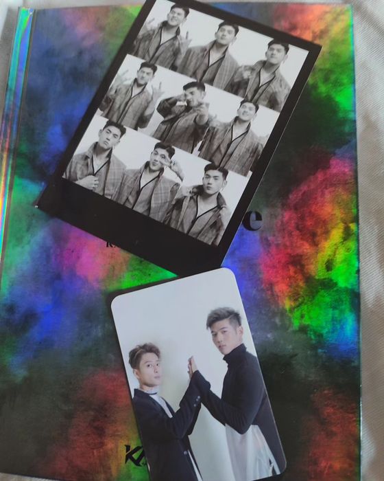 Кпоп албуми на KARD "You & me" и на BTS "Persona"