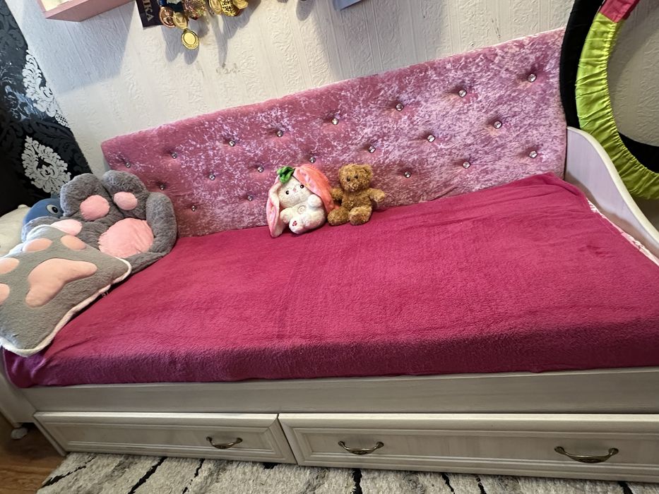 Продам кровать для девочки