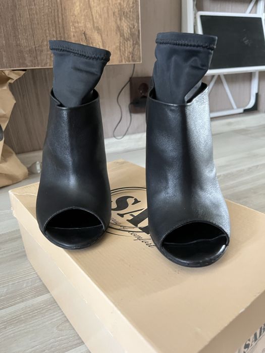 Боти на ток от естествена кожа, 38 номер