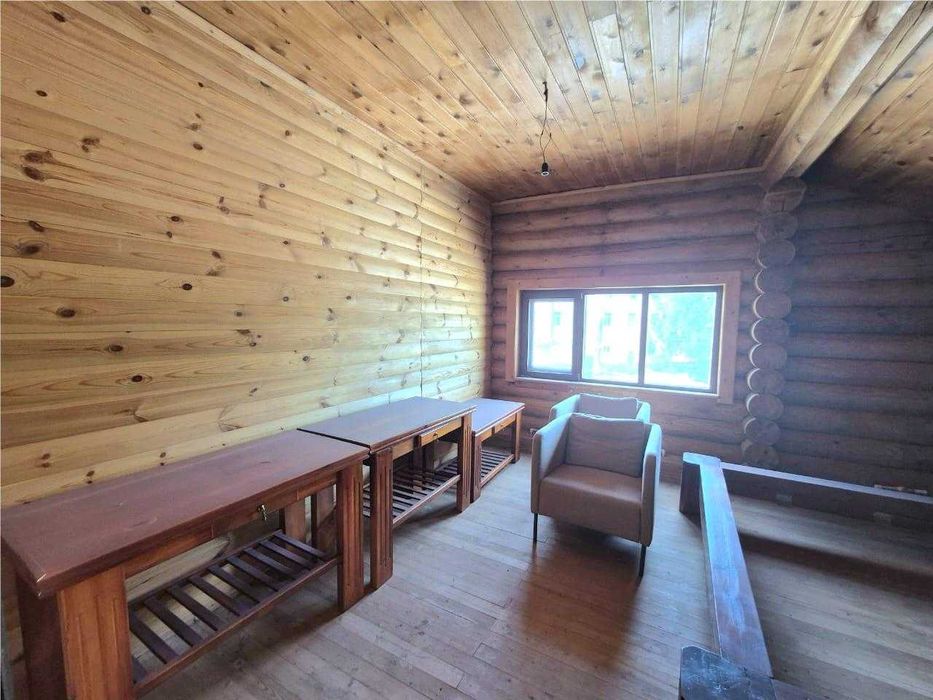 Продам дом из сруба на 2 хозяина, 2 этажа.