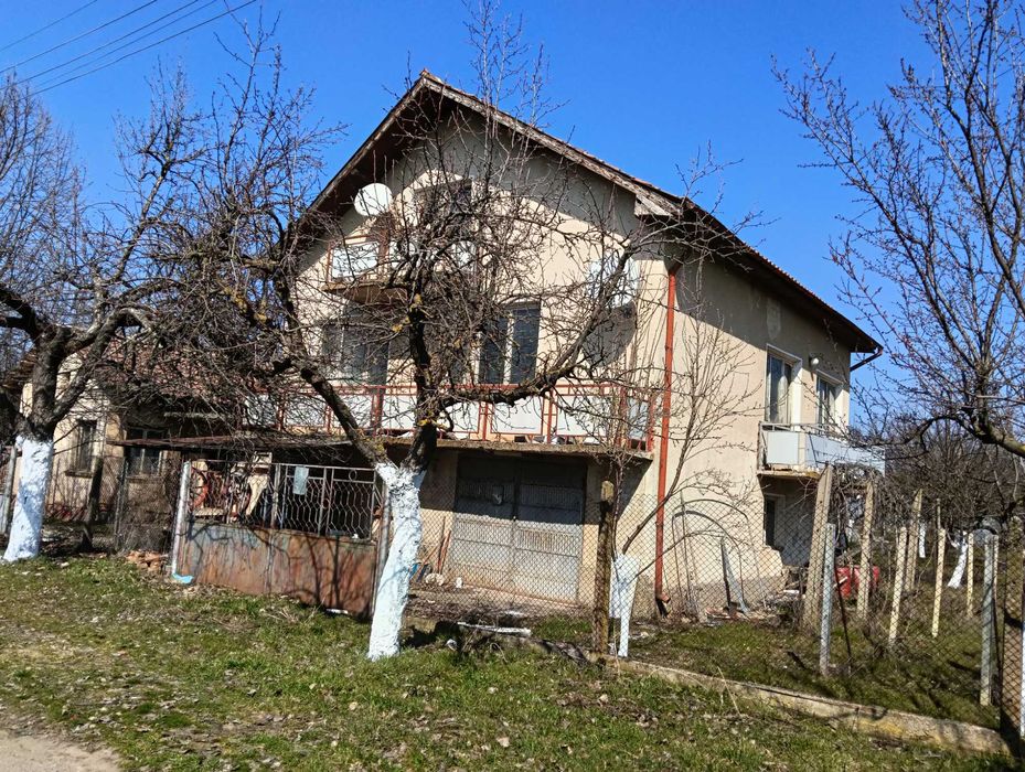 Продавам къща в с.сталийска махала област Монтана