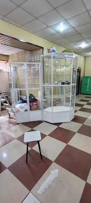 Продам торговые витрины