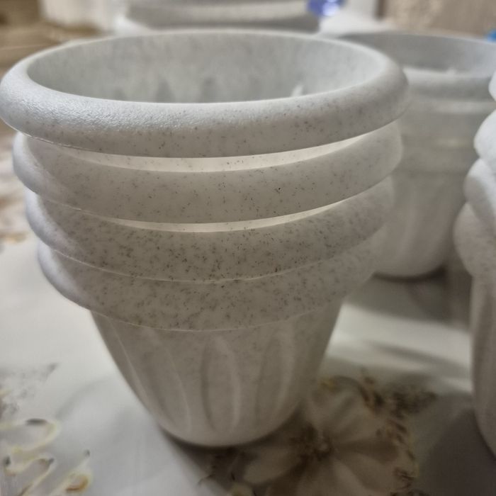 Продам горшки цветочные