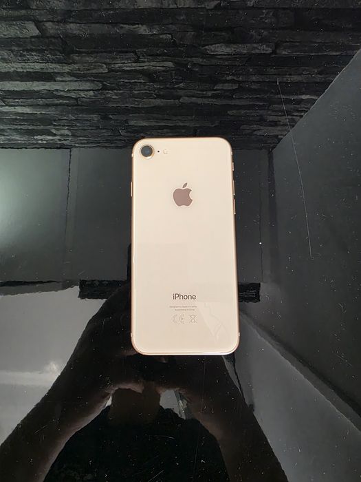 iPhone 8 89% baterie
