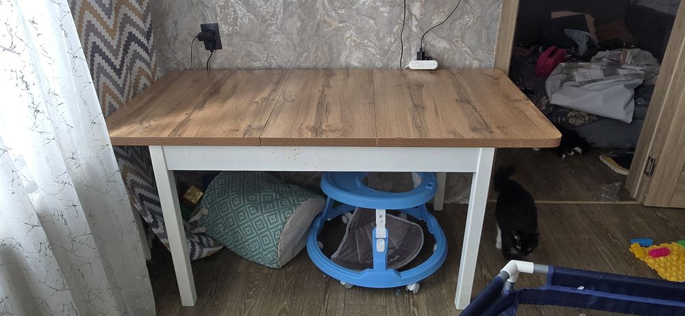 Стол обеденный для кухни