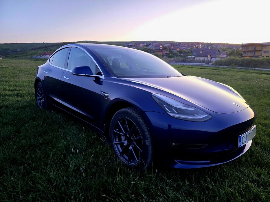 TESLA Model 3 2019 — imagine 2