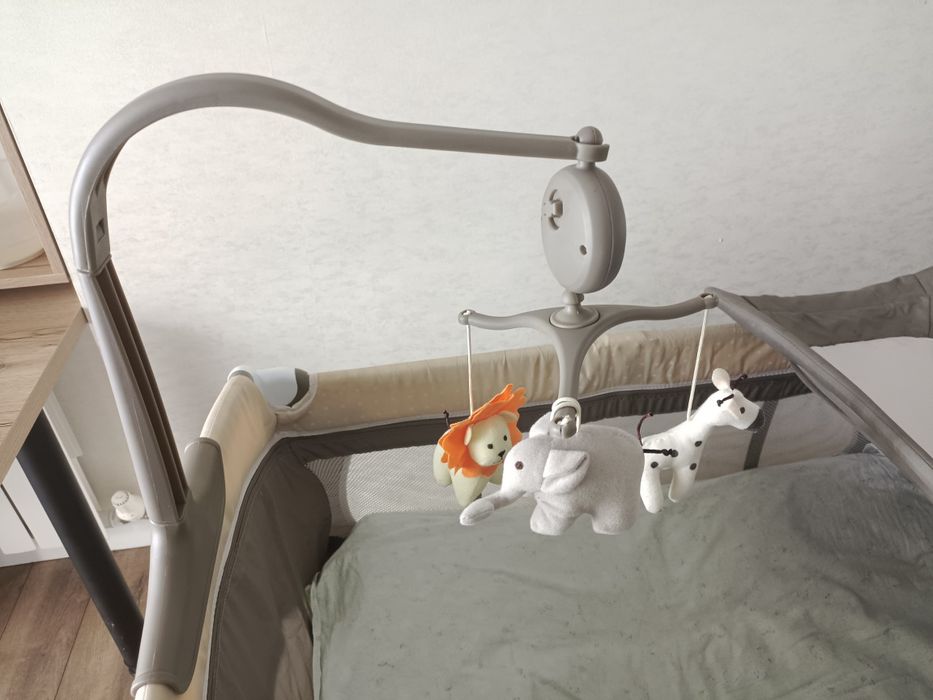 Продаю манеж-кровать