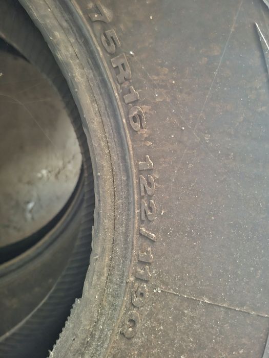 Продам покрышки R16 на внедорожник