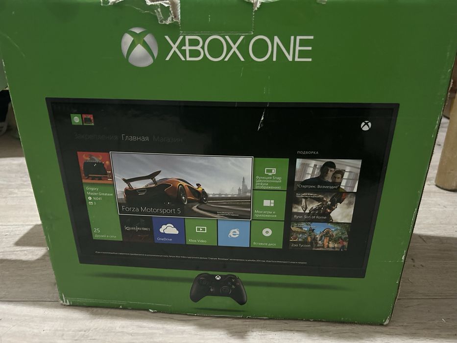 XBOX ONE, объем памяти 500 gb, 2 оригинальных геймпада