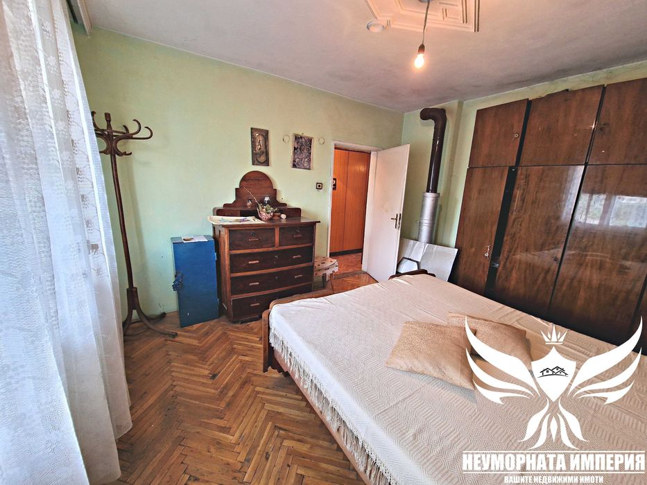 Продава се Тристаен апартамент в Дебелец - 94 кв.м за 1000 €/кв.м - Снимка #5