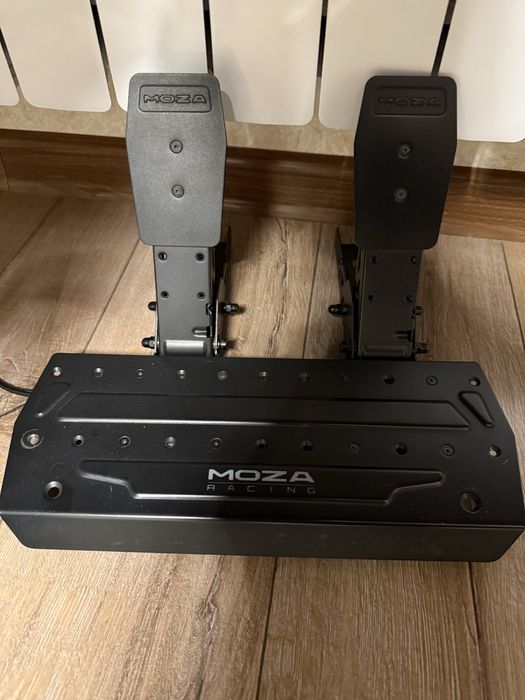 Игровой руль Moza r5