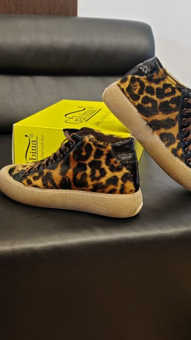 Дамски тигрови боти