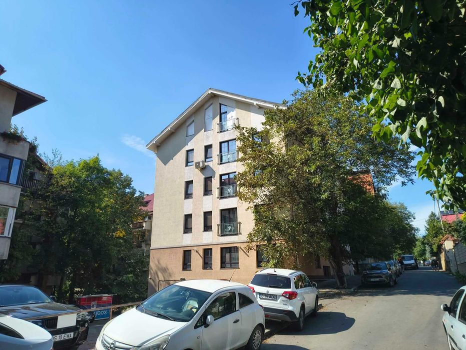 Apartament premium 3 camere + Garaj | Zona centrala- intre Râpa Galbenă si Carrefour Gara (Strada Florilor- Bloc Rezidential ROUA)