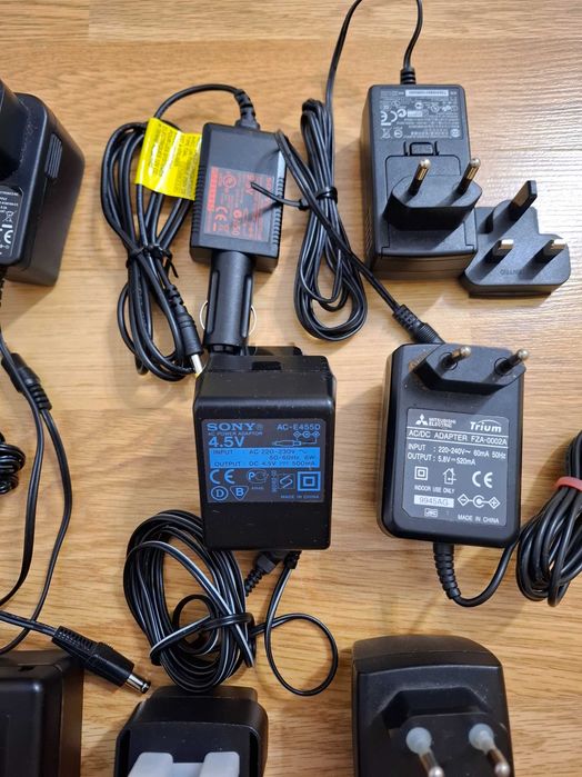 Alimentator Transformator Stabilizat 220V - 12V 2A, Negru