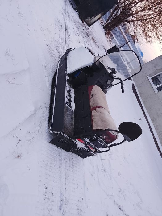 Продам снегоход буран