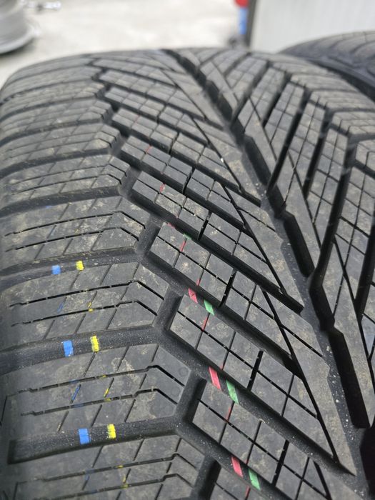 4 Броя НОВИ 255/40/20 Uniroyal 2025dot