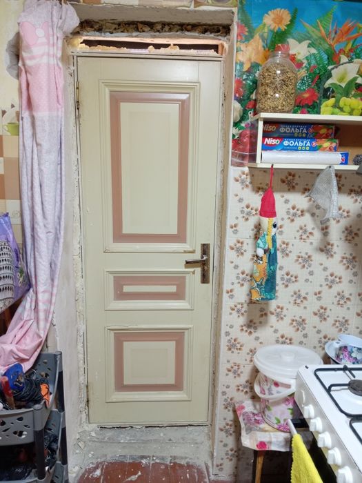 Продаётся дверь. В хорошем состояние