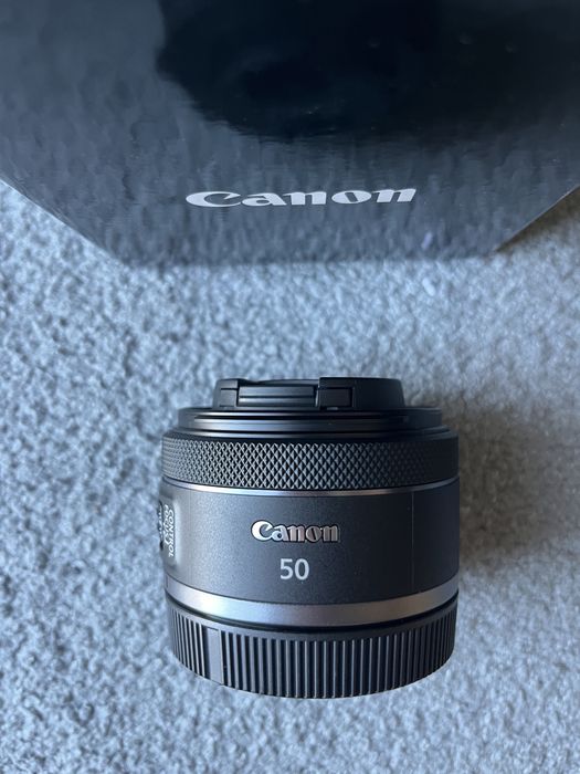 Canon RF 50mm f1.8