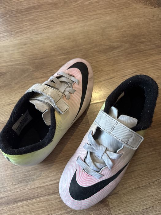 Фетболни бетонки Nike номер 33/20,5 см