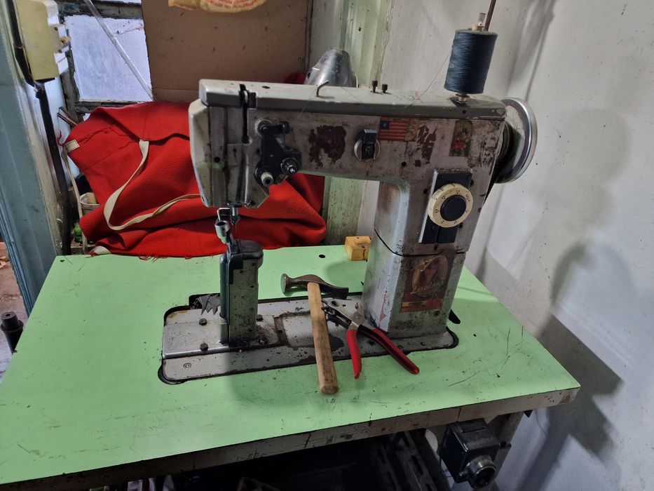 Швеные машинки,ростворитель дихлоритан,сапожное оборудование и инструм