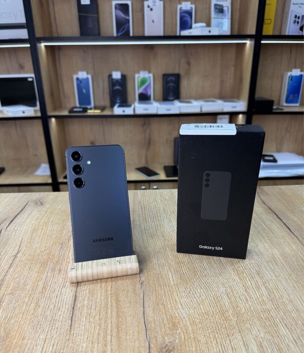 Телефон Samsung S 24 256 gb черный Озу 8