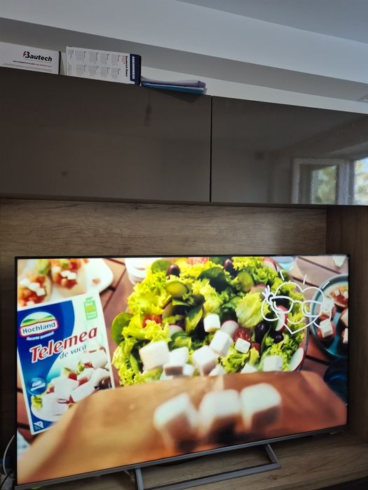 TV Smart 4K UHD Hisense 65" 164cm stare ca nou