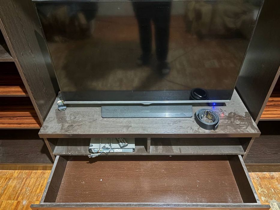 Шкаф-стенка под телевизор / тумба для ТВ