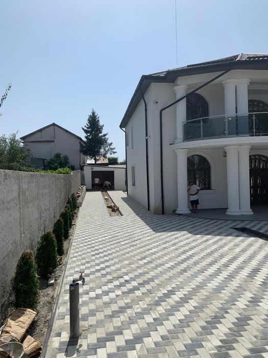 Montez pavele si borduri