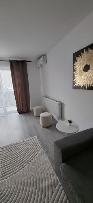 Chirie apart.  2  camere n complex  bloc nou   Poitier Towers