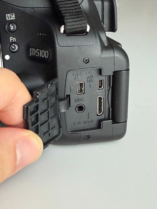 Nikon D5100 комплект на 2618 кадъра