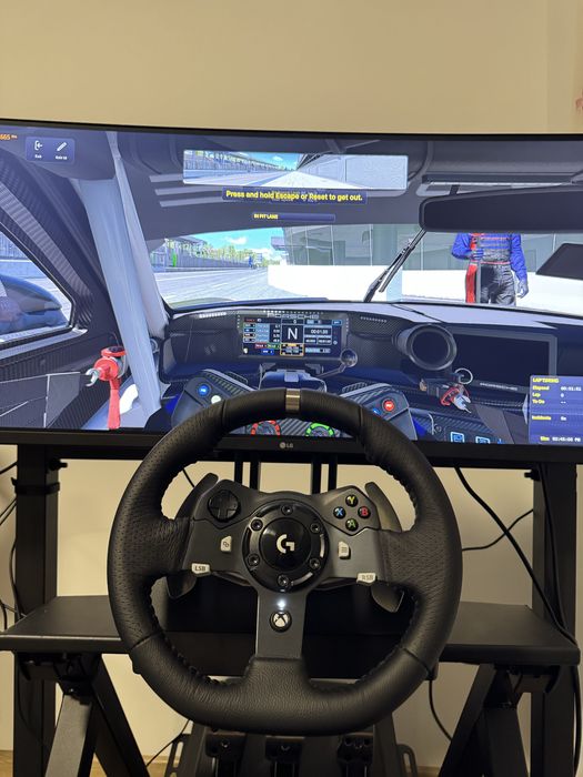 Logitech G920 cu pedale și schimbător, stare foarte bună, puținfolosit