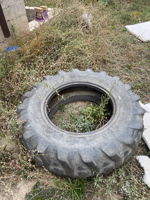 Балон трактор (шины,резина)