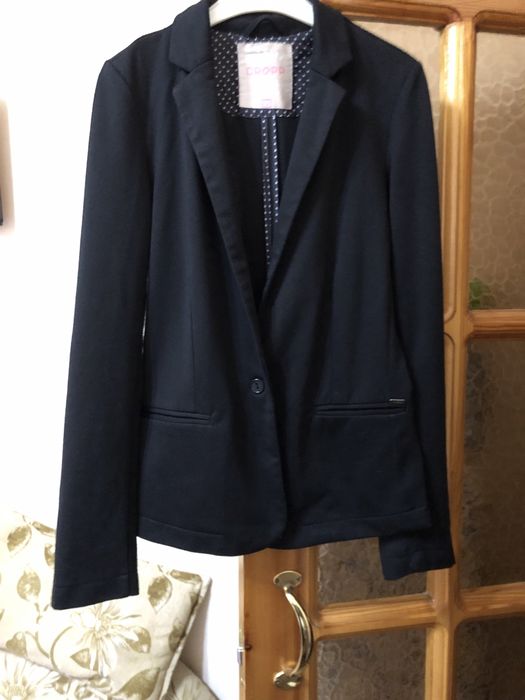 Продается жакет.