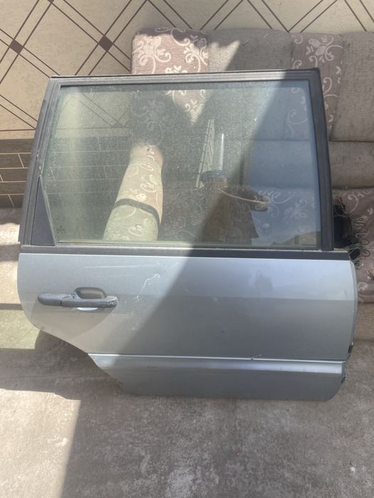 Задние двери пассата