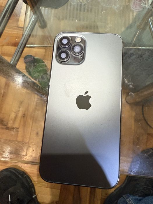 Iphone 12 pro намокрен