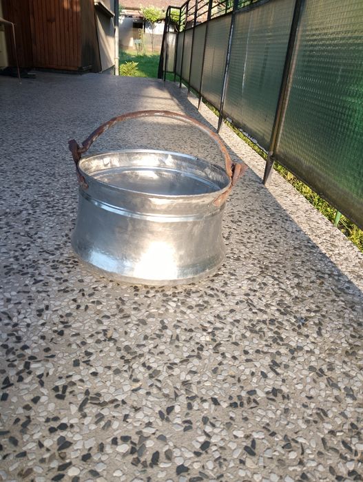 Три медни котлета