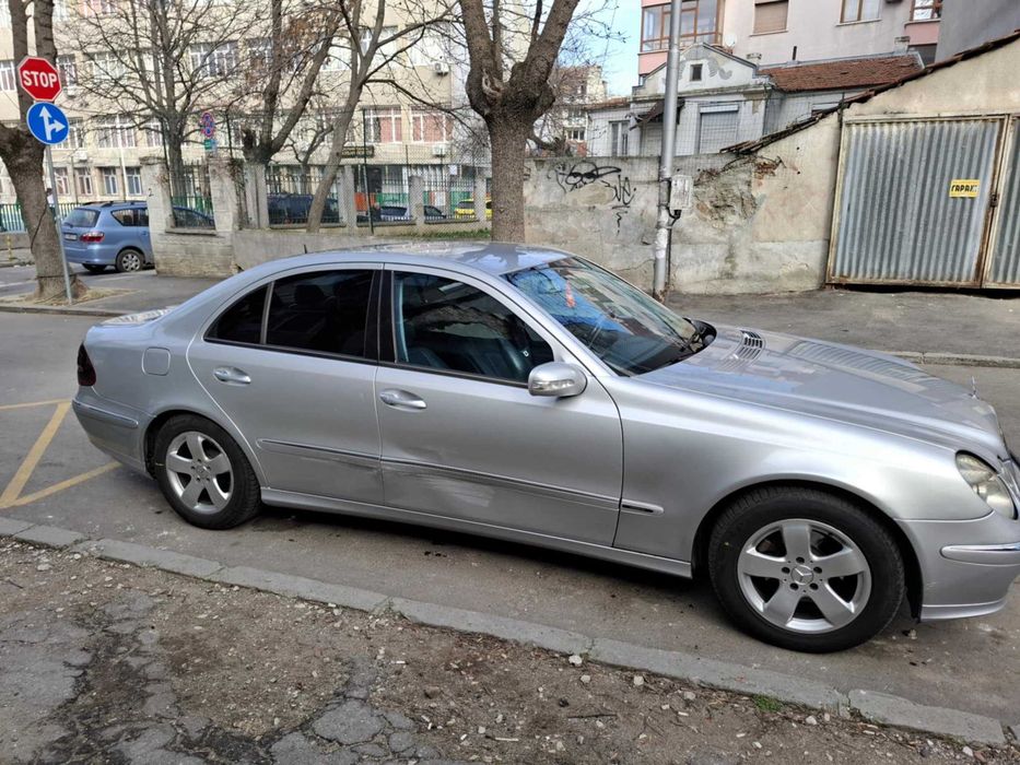 Mercedes-Benz E270