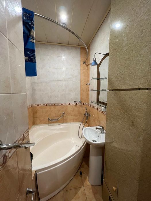 Центр Айбек, Чехова 2/5/9