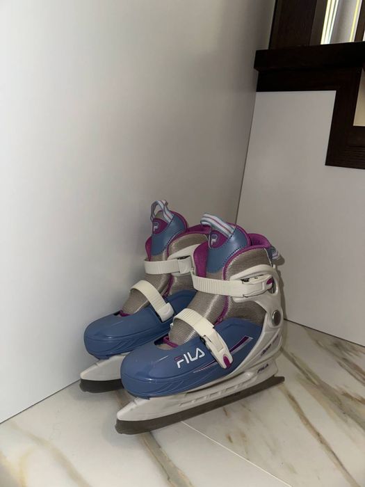 Коньки фигурные.