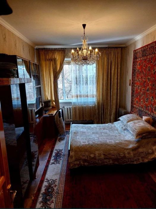 Продаётся 3/2/4 Юнусабад 12 квартал возле метро Туркистон