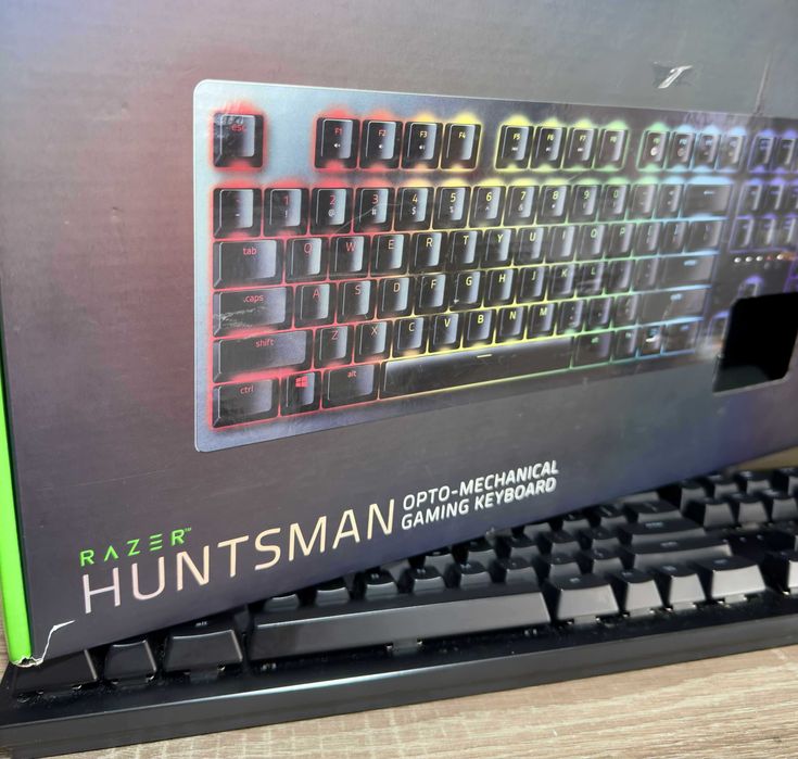 Клавиатура Razer Huntsman, гейминг, механична, подсветка, черна, USB