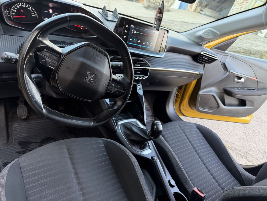 Peugeot 208 1.2 PureTech 2020 | 90 000 км | Първи собственик
