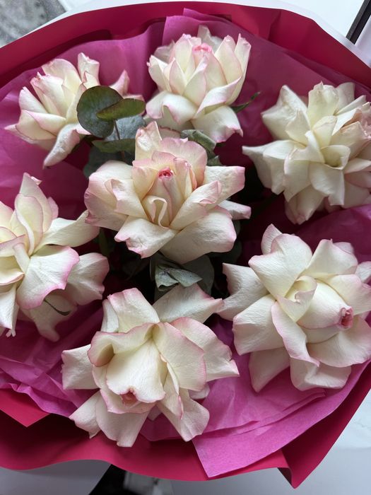 Адеми букет гул сатылады.