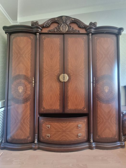 Спальный гарнитур