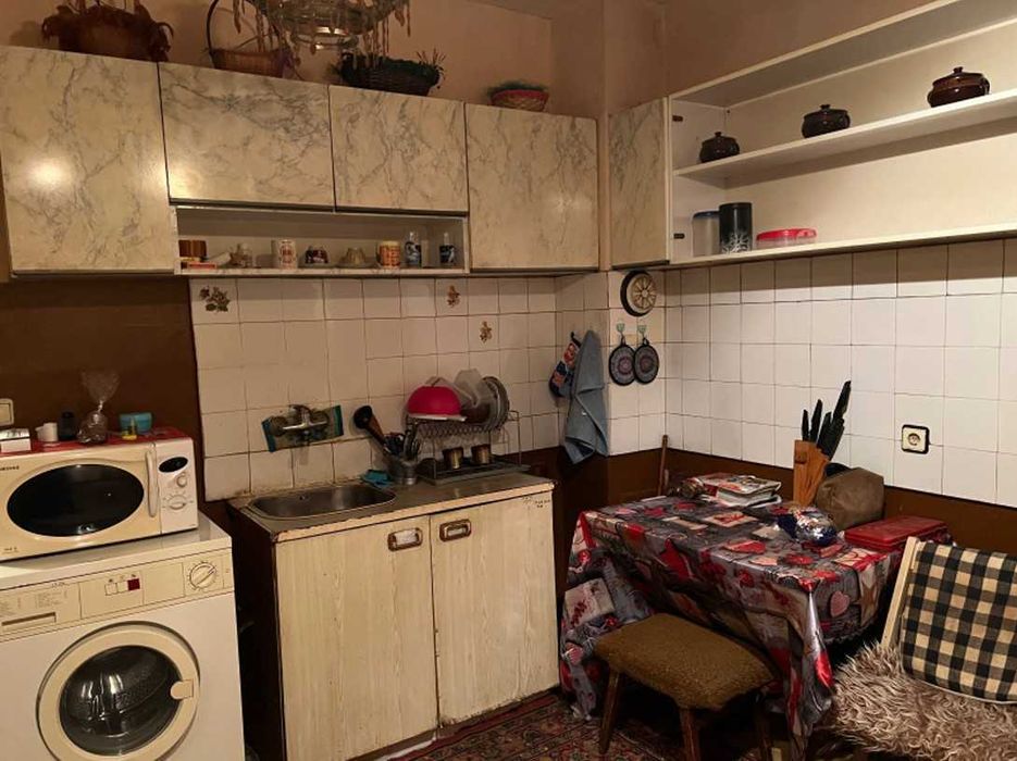 Продава се Тристаен апартамент в София, Бъкстон - 85 кв.м за 2330 €/кв.м - Снимка #2