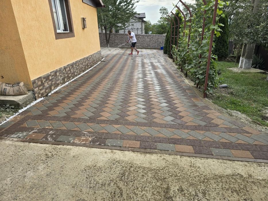 Executam lucrari de constructii si pavaje