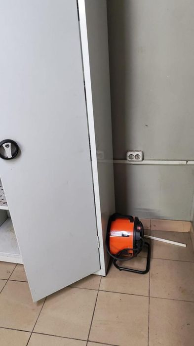 Шкаф металлический,