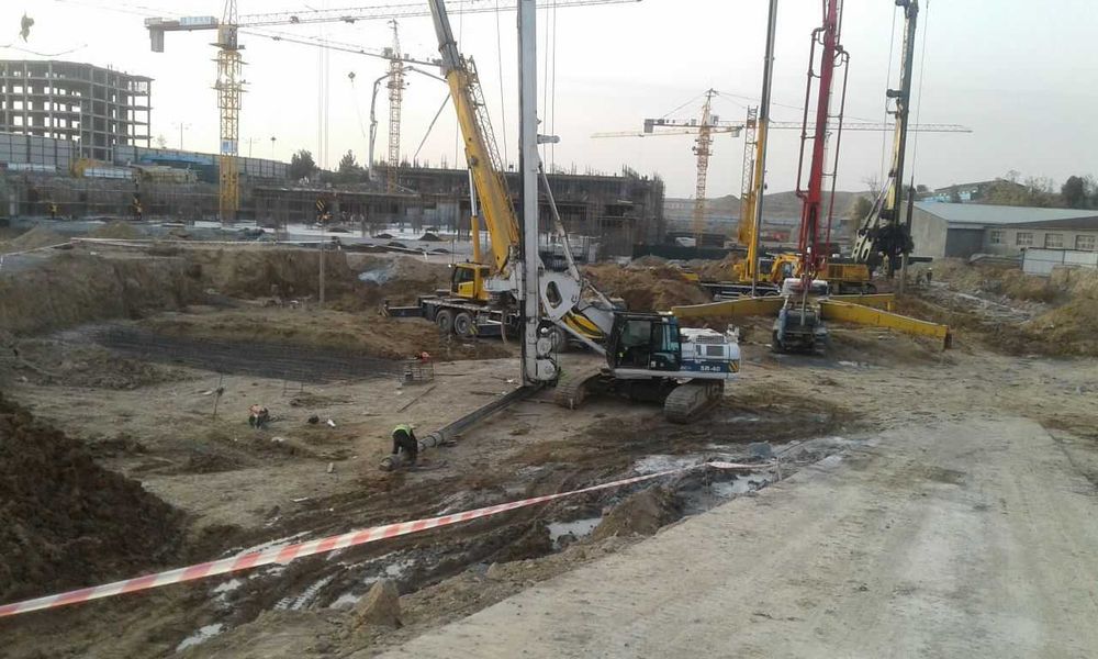 Услуга буровой машины. Бурение свай для различных